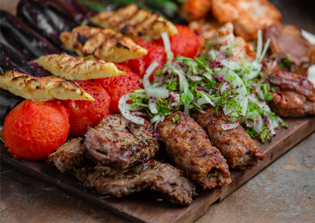 نگار احمدیان 